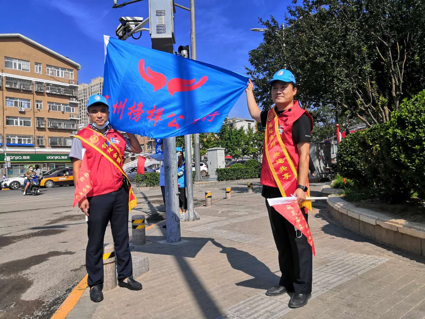 <strong>大奶子毛逼插逼视频</strong>